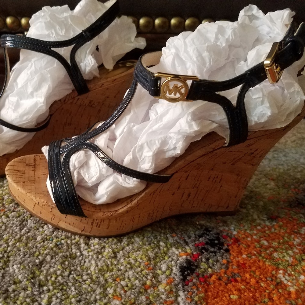 Michael Kors wedge in Navy size 5